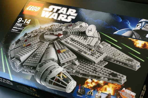 Lego] Star Wars Faucon Millenium set 7965