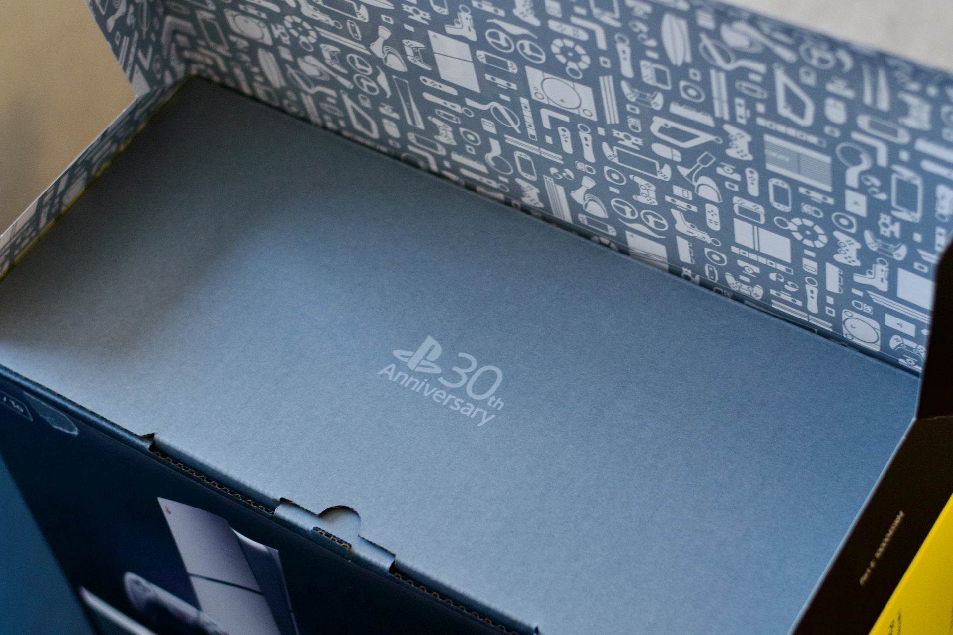 Unboxing PS5 30th anniversary